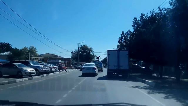 Проезд под знаки и разговоры между Анапой и Витязево по Пионерскому проспекту