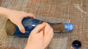 Очень простой и легкий способ декора бутылки, при помощи капрона. Мастер класс.