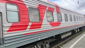 Прибытие поезда №244 Ярославль- Мурманск.