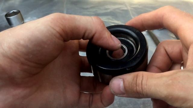 Замена подшипника натяжного ролика.Избавляемся от свиста под капотом.Opel Astra j. смотреть онлайн