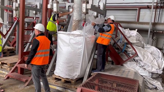 Упаковка топливных пеллет в биг-бэги ООО "Вест ол" смотреть онлайн