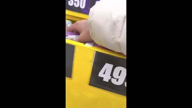 ПОКУПАЕМ ПОДАРКИ БАБУШКЕ ? НА ДЕНЬ РОЖДЕНИЕ?ШОППИМСЯ смотреть онлайн