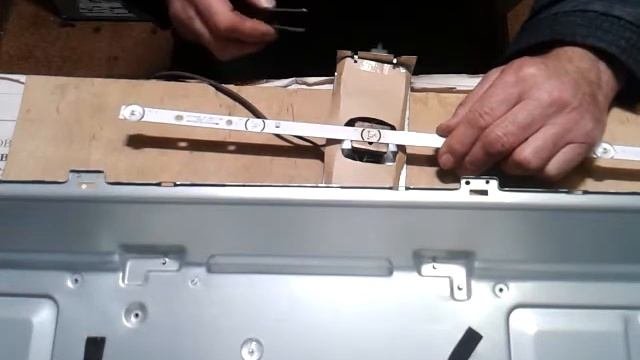 Простое самодельное устройство для пайки СМД светодиодов.