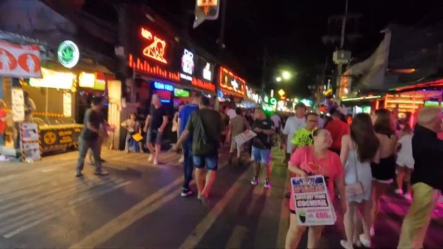 Phuket Gece Hayatı! | Bangla Road’da Neler Oluyor? (20) смотреть онлайн
