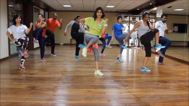Zumba Warm-up| Sean Paul | She Doesn't Mind Remix | Choreography By Vijaya Tupurani| смотреть онлайн