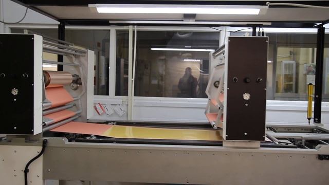 Сборка пакета для прессования материала FR4 на установке Cedal LayUp в компании "ТЕХНОТЕХ" смотреть онлайн