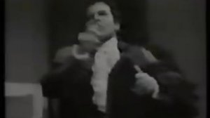 Luigi Alva sings *Ecco, ridente in cielo*