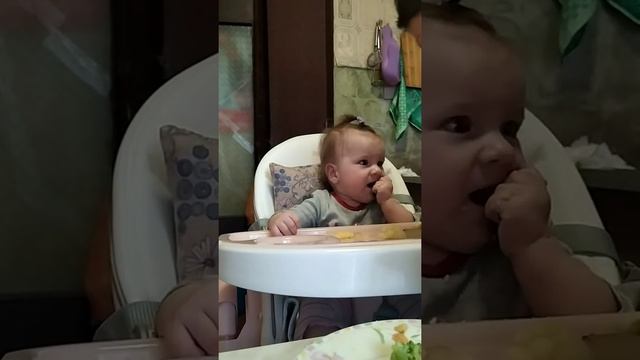 16.02 кукурудзяна каша з мигдалем, броколі, цвітна капуста, груша, яловичина