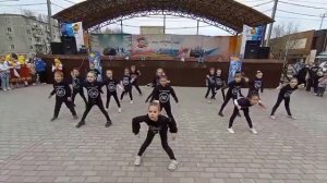 Мама купи песика учить танец