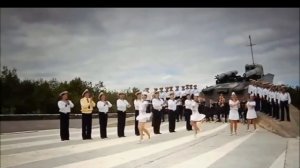 А когда на море качка;
