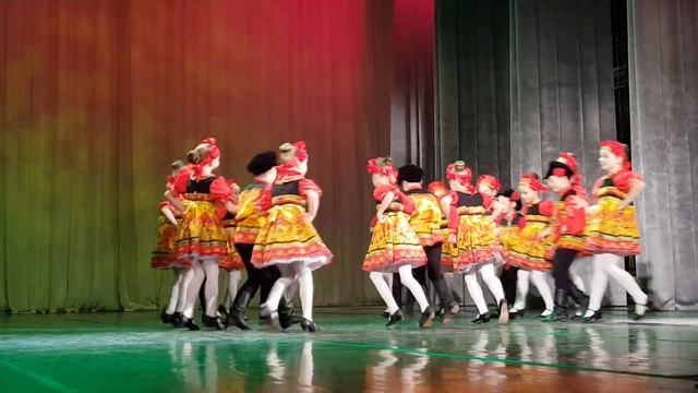 "Хохломская игрушка" младшая гр. ансамбля "Дебют" смотреть онлайн