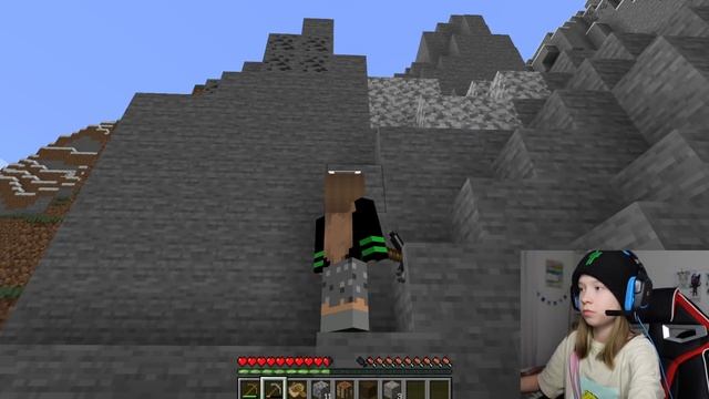 ПЕРВЫЙ РАЗ ИГРАЮ В МАЙНКРАФТ / ВЫПОЛНЯЮ ЗАДАНИЯ смотреть онлайн