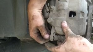 Замена тормозных колодок с заменой диска на Nissan expert!!