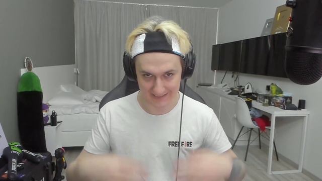 УСПЕЙ ЗАБРАТЬ АЛМАЗЫ И ПРОМОКОДЫ В ФРИ ФАЕР! Free Fire смотреть онлайн