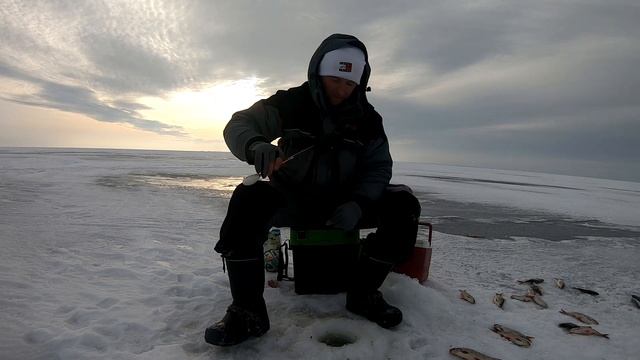 Мормышка СВОИМИ РУКАМИ! Ловит плотву и окуня! Мормышка Бормыш!