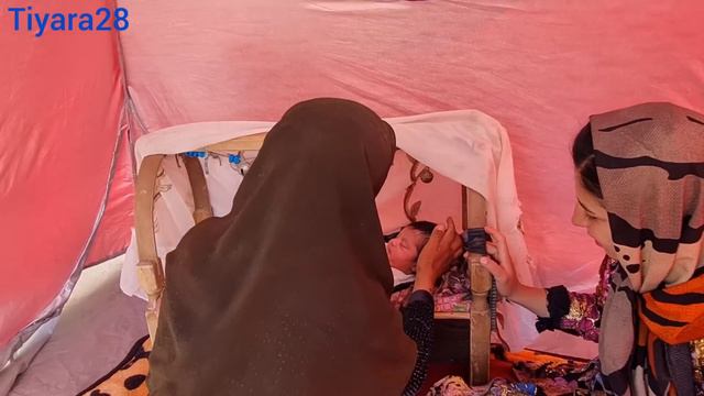 "Maryam's Happiness" Arslan's wife bringing a cradle for Maryam's newborn baby смотреть онлайн