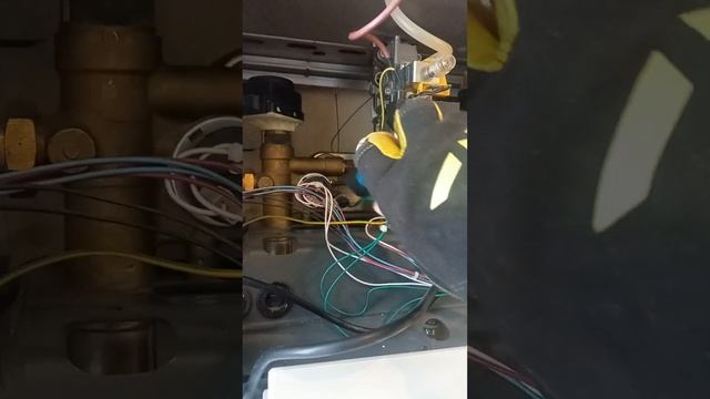 замена вторичного теплообменника и проверка котла. смотреть онлайн