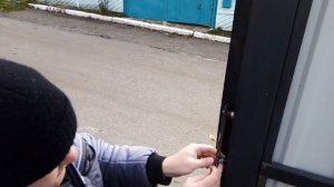 Ремонтирую язычок на калитке