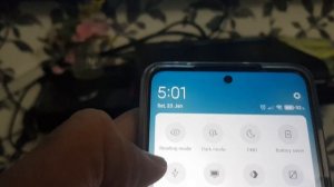 How to cast (mirror) your Xiaomi Poco X3, Mi 10t, Redmi Note 9 to TV via Miracast.