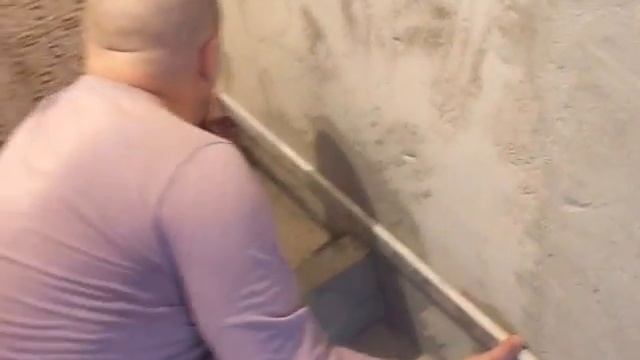 Как быстро и тихо прикрепить правило к стене. Только на алибастр