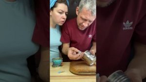 Как открыть спичкой банку сгущенки?