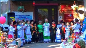 ОСЕННЯЯ ЯРМАРКА В ДЕТСКОМ САДУ. Много сладостей Красивые поделки Дети поют и танцуют