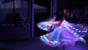 Танец со светодиодными крыльями на юбилее.