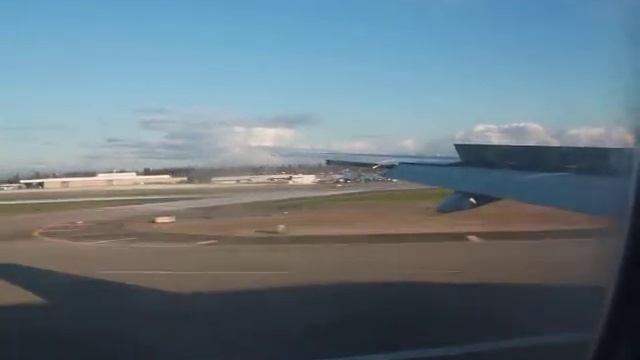Посадка в аэропорту Такома, Сиэтл, штат Вашингтон, США смотреть онлайн