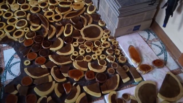 Декоративная стенка из больших деревянных спилов (пошагово)
