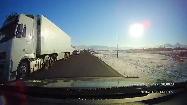 Обгон в лобовую 302 км трассы Красноярск Абакан смотреть онлайн