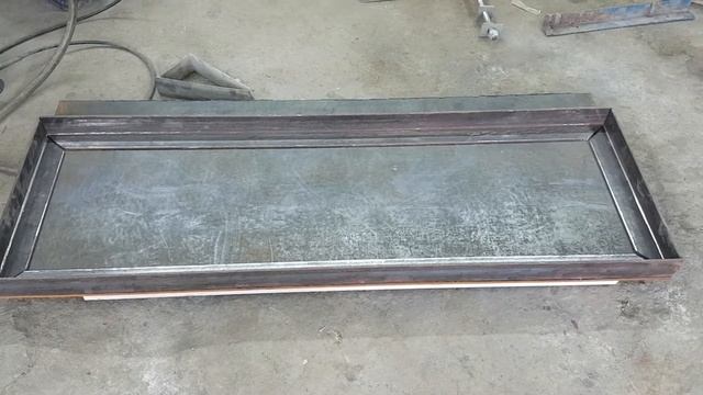 Простой слесарный СТОЛ смотреть онлайн