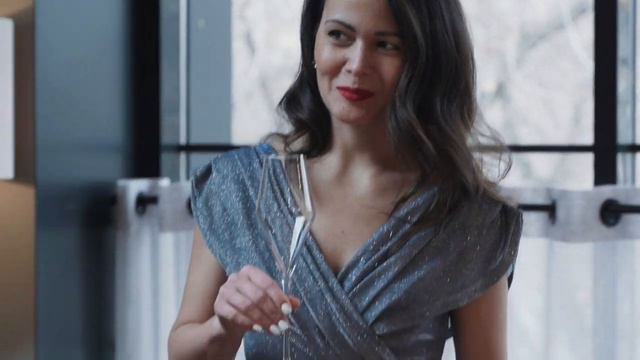 Этикет в большом городе. Игра, тренирующая навыки этикета для современной жизни. смотреть онлайн