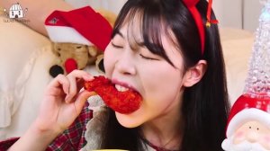 ASMR Christmas CAKE AND FRIED CHICKEN_Sulgi