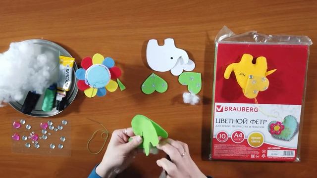 Любопытный слонёнок смотреть онлайн