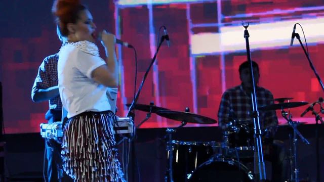 Guru Groove Foundation - Jump into my arms смотреть онлайн