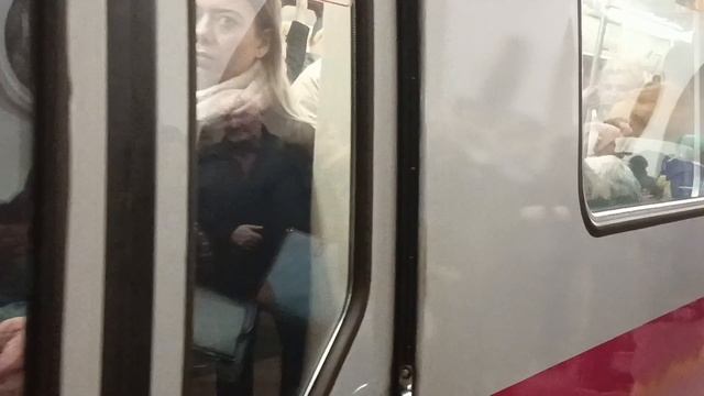 Петербургский Метрополитен новый Поезд Нева Юбилейный и Балтиец смотреть онлайн