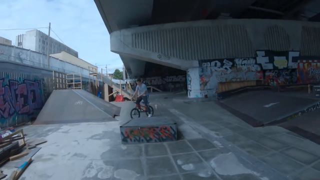 ТРИП В ОГРОМНЫЙ СКЕЙТ ПАРК/УПАЛ 15 РАЗ ЗА ДЕНЬ! смотреть онлайн