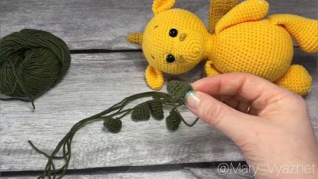 ?Мастер Класс «Дракон Тоша» 2 часть ( хвост, мордочка, шипы, крылья) смотреть онлайн