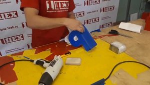 Оклейка объемных букв виниловой пленкой Oracal