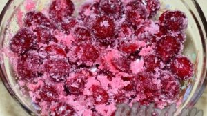 Слойки с вишней из слоёного дрожжевого теста