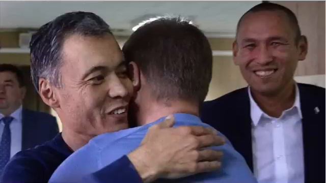 Западные СМИ . Казахский банкир остался в России смотреть онлайн