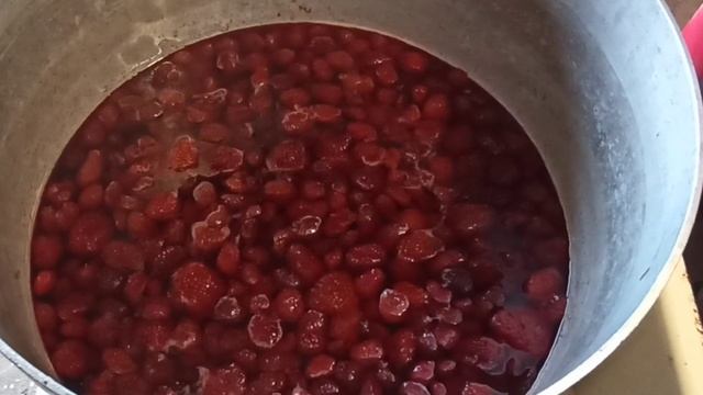 Клубничное варенье смотреть онлайн