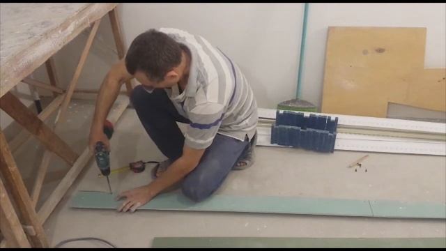 Как закрыть карниз потолочным плинтусом - часть 1