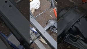 Покрасил раму задний мост на газель нехт.