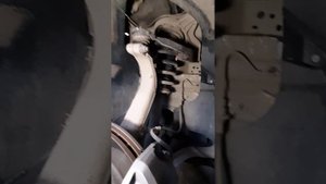 Замена верхнего рычага электрокара Tesla Model X. Разборка и ремонт машин Тесла.