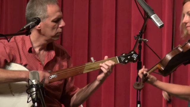 Chuck Levy with Erynn Marshall - Levy's Blues - Midwest Banjo Camp 2014 смотреть онлайн