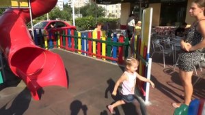 Едем в МакДональдс на мороженое We're going to McDonald's for ice cream