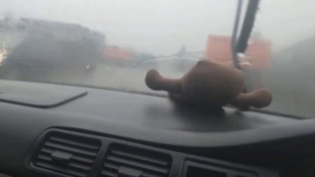 Прячу машину от града смотреть онлайн