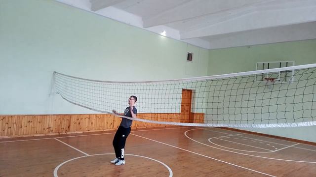 Волейбол. Нападаючий удар та блокування. Дистанційне навчання. смотреть онлайн