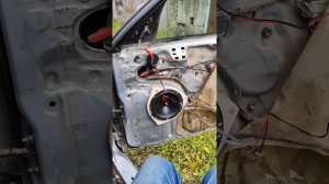 Замена штатной акустики на АК в авто Toyota Carina.